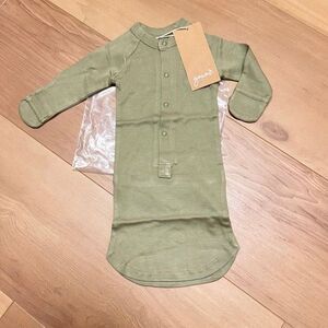 NWT Goumi Kids Artichoke Baby Gown SZ 0-3mo Snap Bamboo Sleeper Green Organic